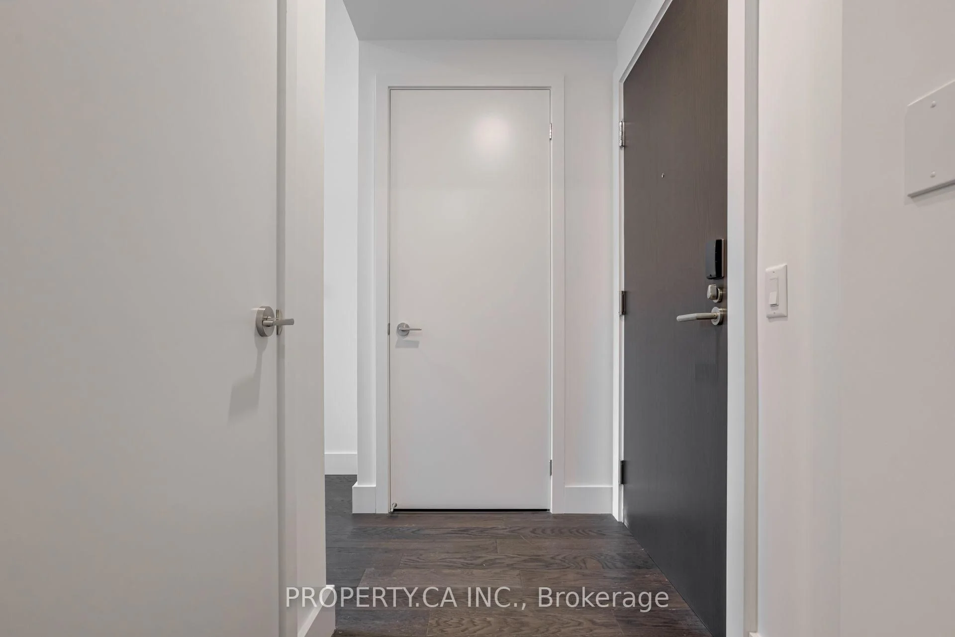 Photo 37 of Unit 106, 6 Greenbriar Road, North York, Bayview Village — HOMEH