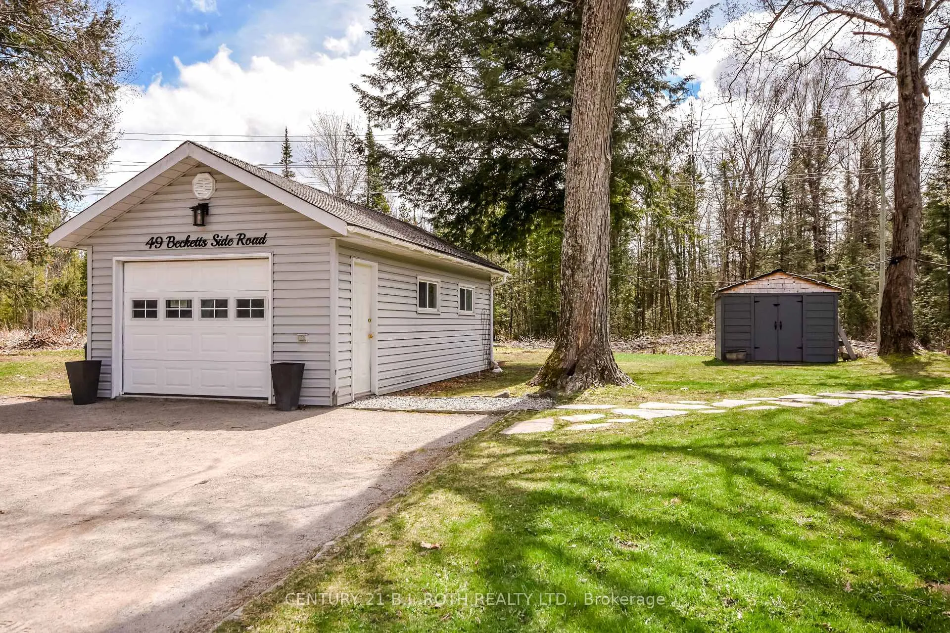 Photo 3 of 49 Becketts Side Road, Tay, Waubaushene — HOMEH