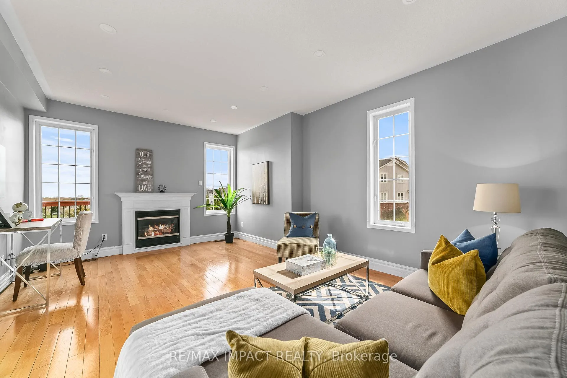 Photo 8 of 1241 Tall Pine, Oshawa, Pinecrest — HOMEH