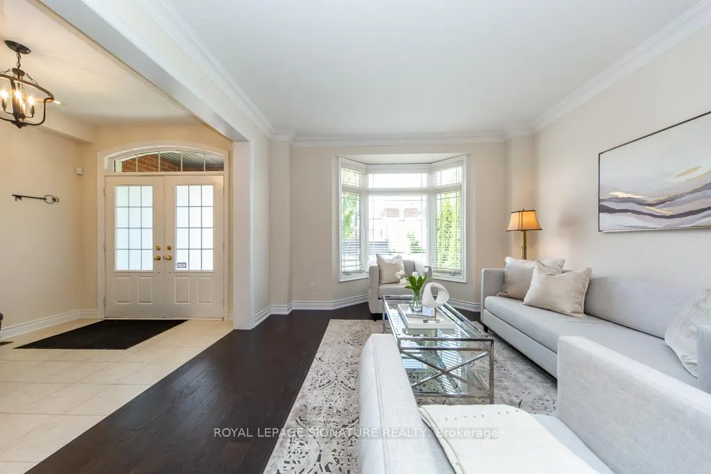 Photo 5 of 210 Upper Post Road, Vaughan, Patterson — HOMEH