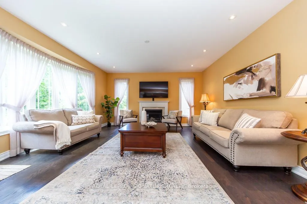 Photo 20 of 210 Upper Post Road, Vaughan, Patterson — HOMEH