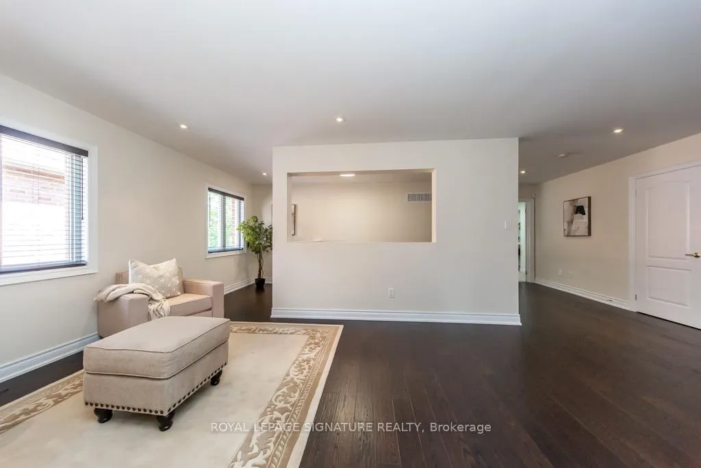 Photo 23 of 210 Upper Post Road, Vaughan, Patterson — HOMEH