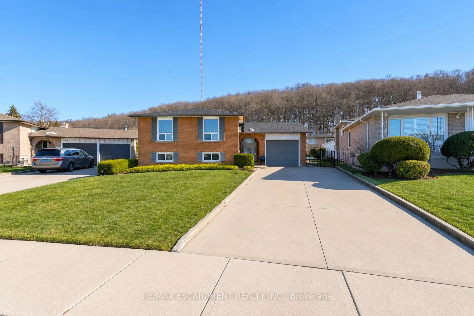 Photo 1 of Unit B, 134 Marcella Crescent, Hamilton, Gershome — HOMEH