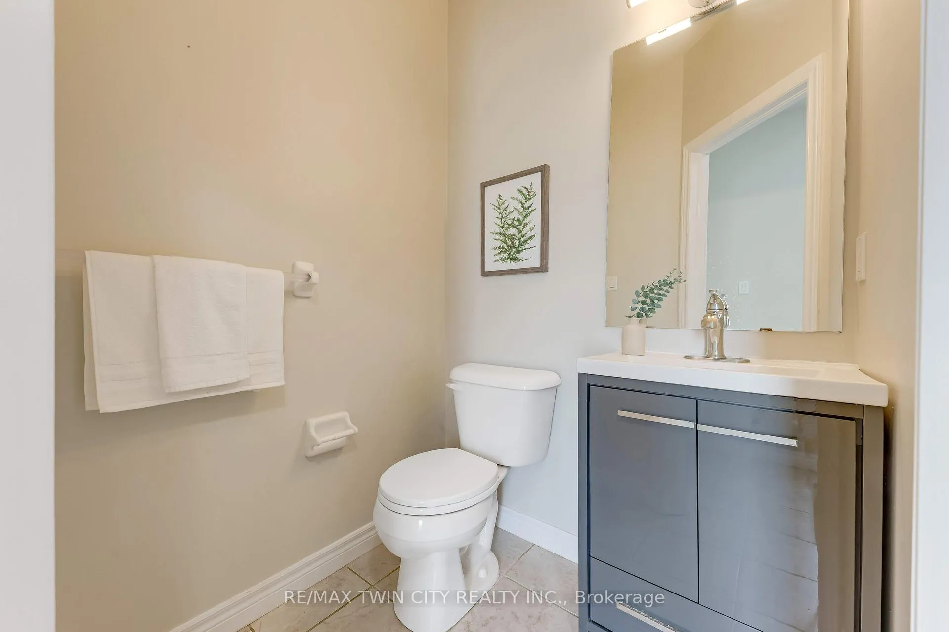 Photo 4 of 430 Kelso Drive, Waterloo — HOMEH