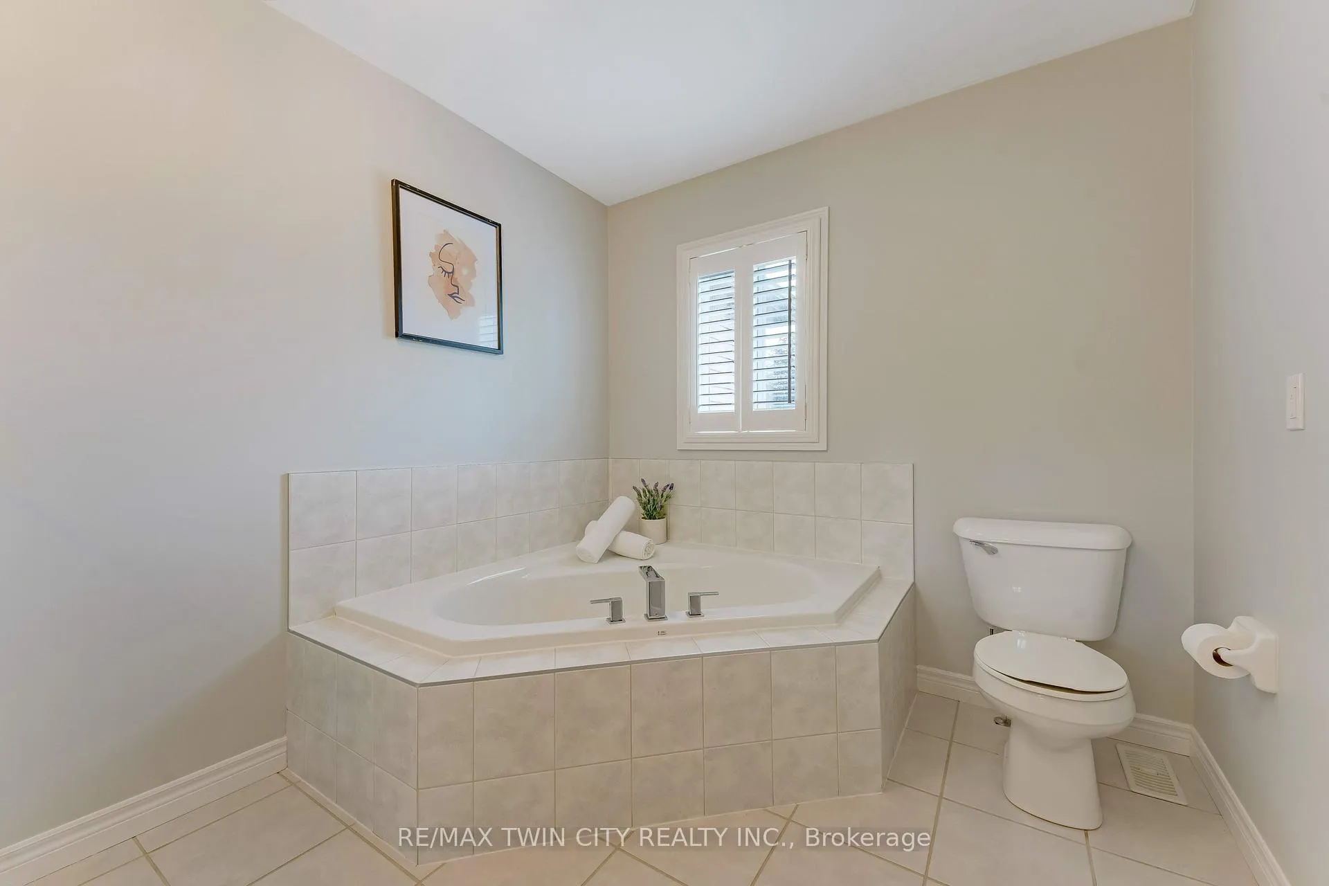 Photo 33 of 430 Kelso Drive, Waterloo — HOMEH