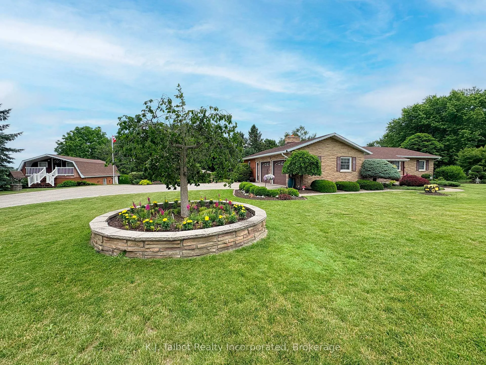 Photo 2 of 41342 Walton Road, Morris Turnberry, Morris — HOMEH