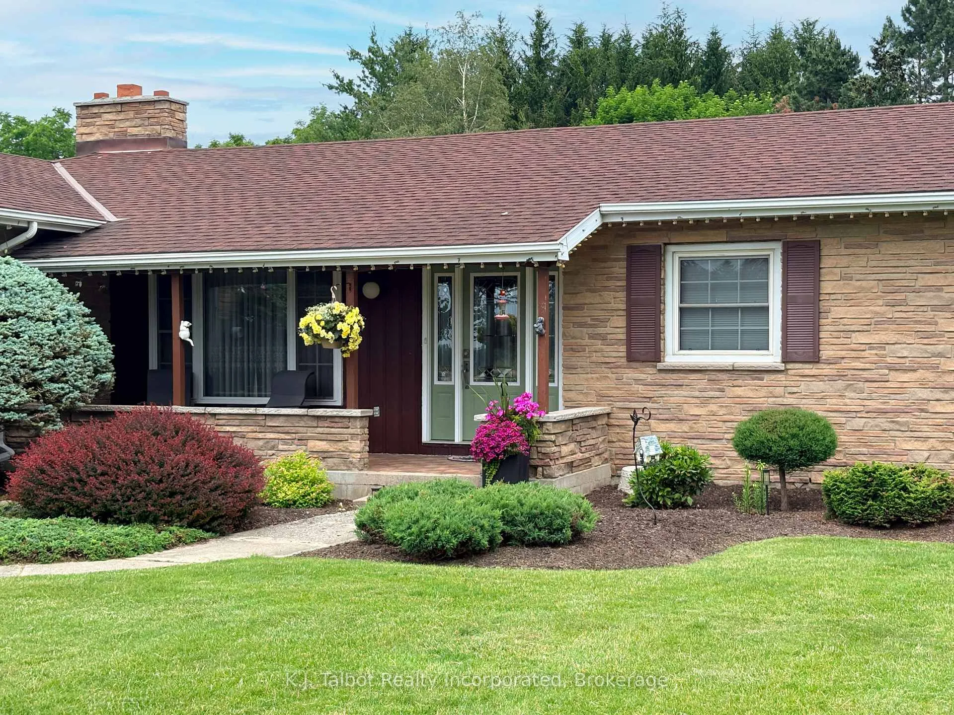 Photo 3 of 41342 Walton Road, Morris Turnberry, Morris — HOMEH