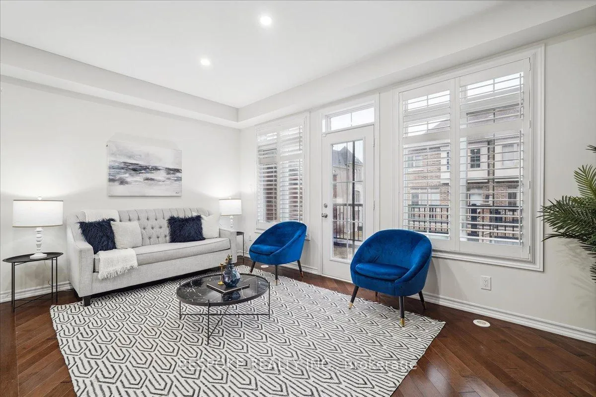 Photo 7 of 55 Sharbot Lane, Markham, Greensborough — HOMEH