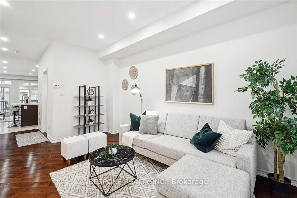 Photo 12 of 55 Sharbot Lane, Markham, Greensborough — HOMEH