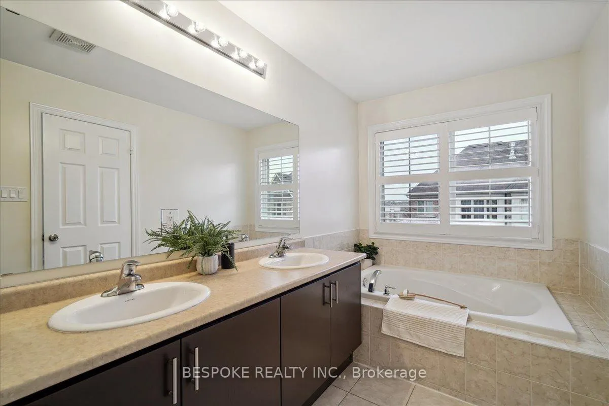 Photo 18 of 55 Sharbot Lane, Markham, Greensborough — HOMEH