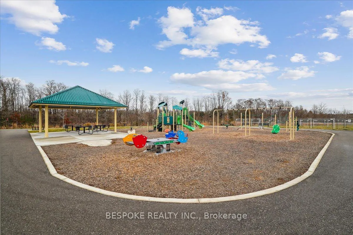 Photo 40 of 55 Sharbot Lane, Markham, Greensborough — HOMEH