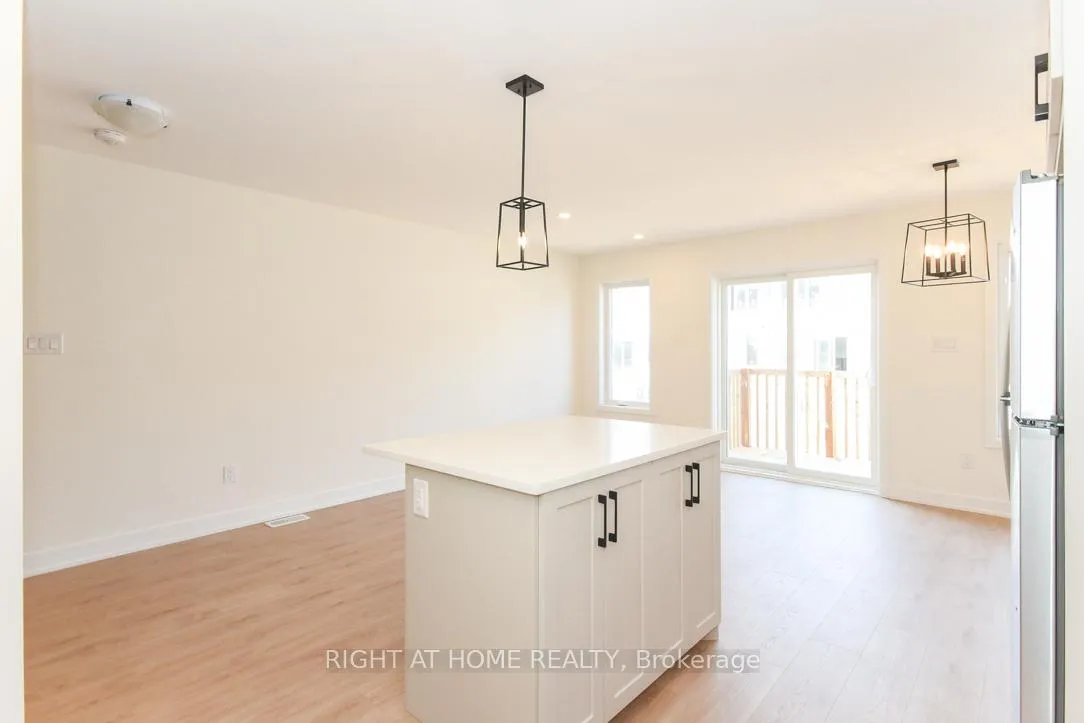 Photo 11 of 75 Whitcomb Crescent, Smiths Falls, Smiths Falls — HOMEH