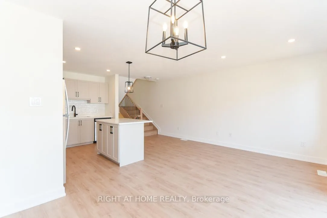 Photo 15 of 75 Whitcomb Crescent, Smiths Falls, Smiths Falls — HOMEH