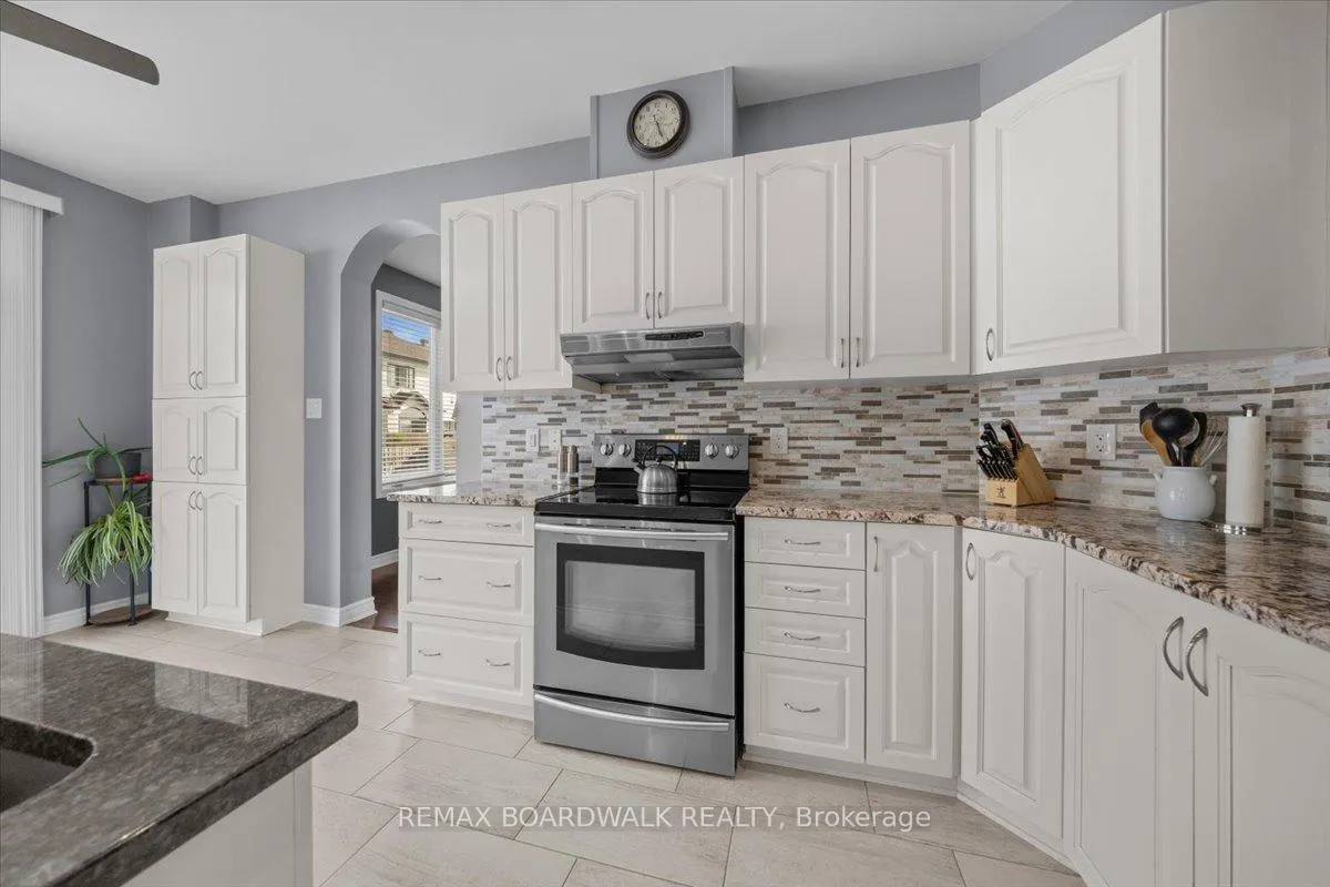 Photo 17 of 623 Capuchon Way, Ottawa, Avalon East — HOMEH