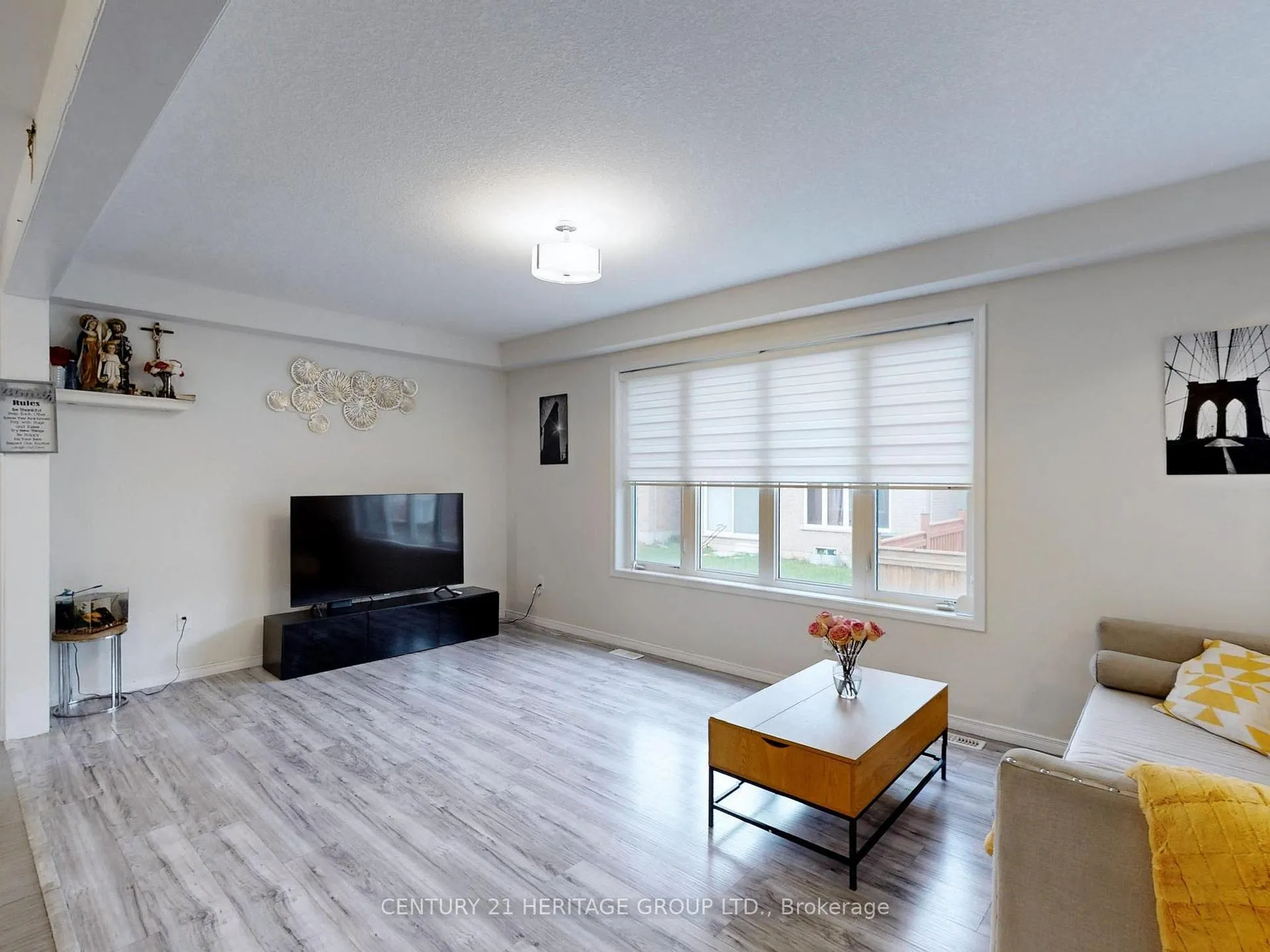Photo 4 of 41 Sumac Drive, Haldimand — HOMEH