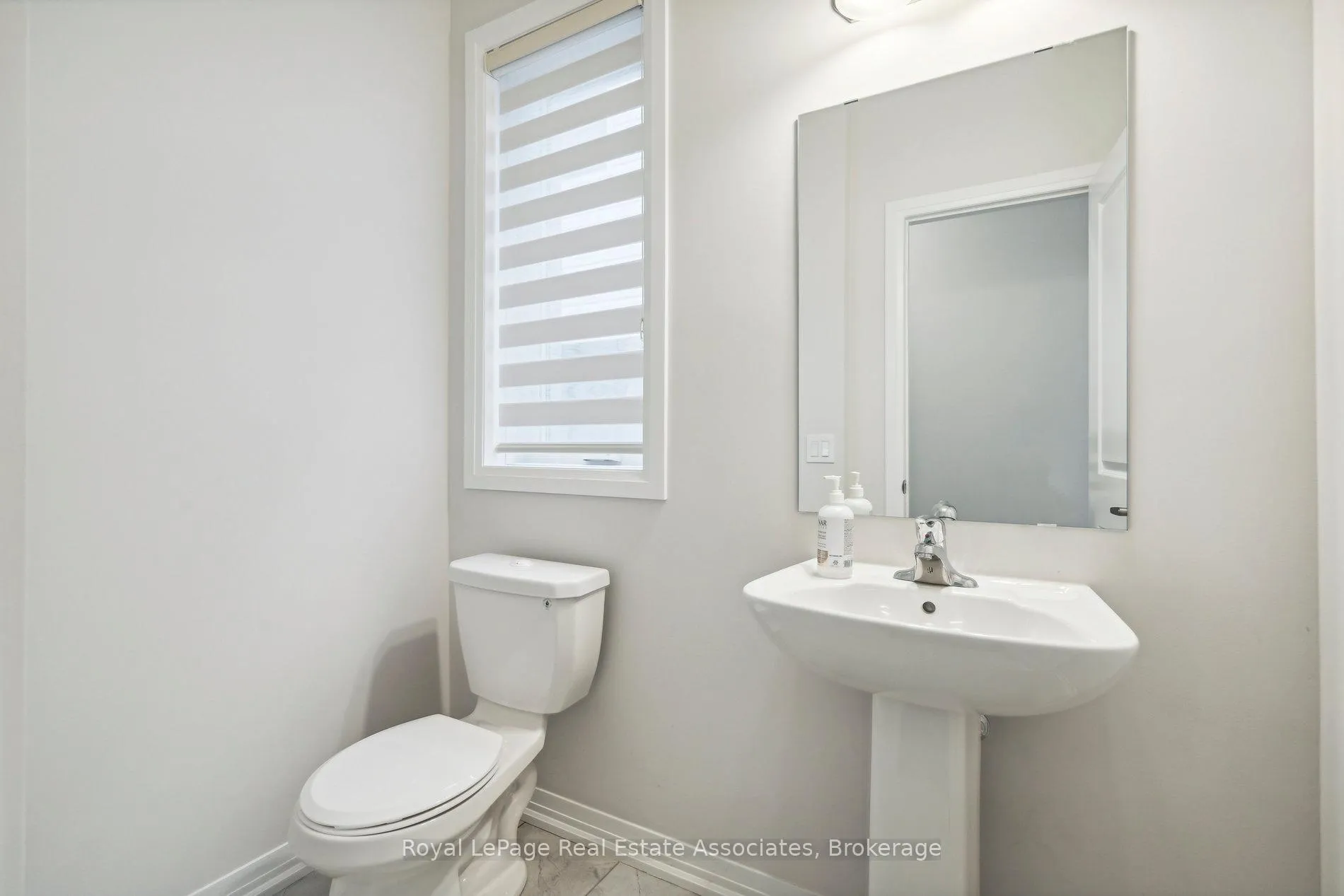 Photo 20 of 228 Provident Way, Hamilton, Mount Hope — HOMEH