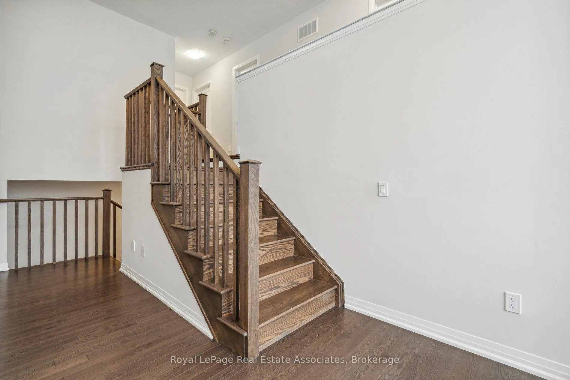 Photo 27 of 228 Provident Way, Hamilton, Mount Hope — HOMEH