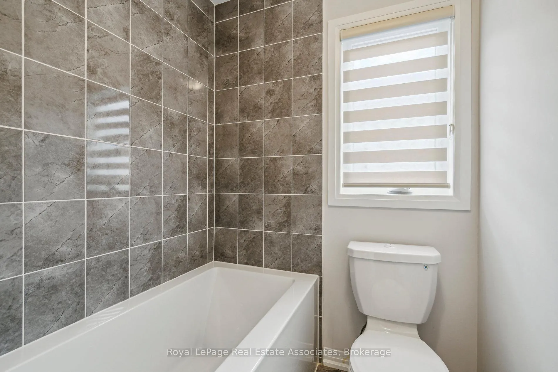 Photo 43 of 228 Provident Way, Hamilton, Mount Hope — HOMEH