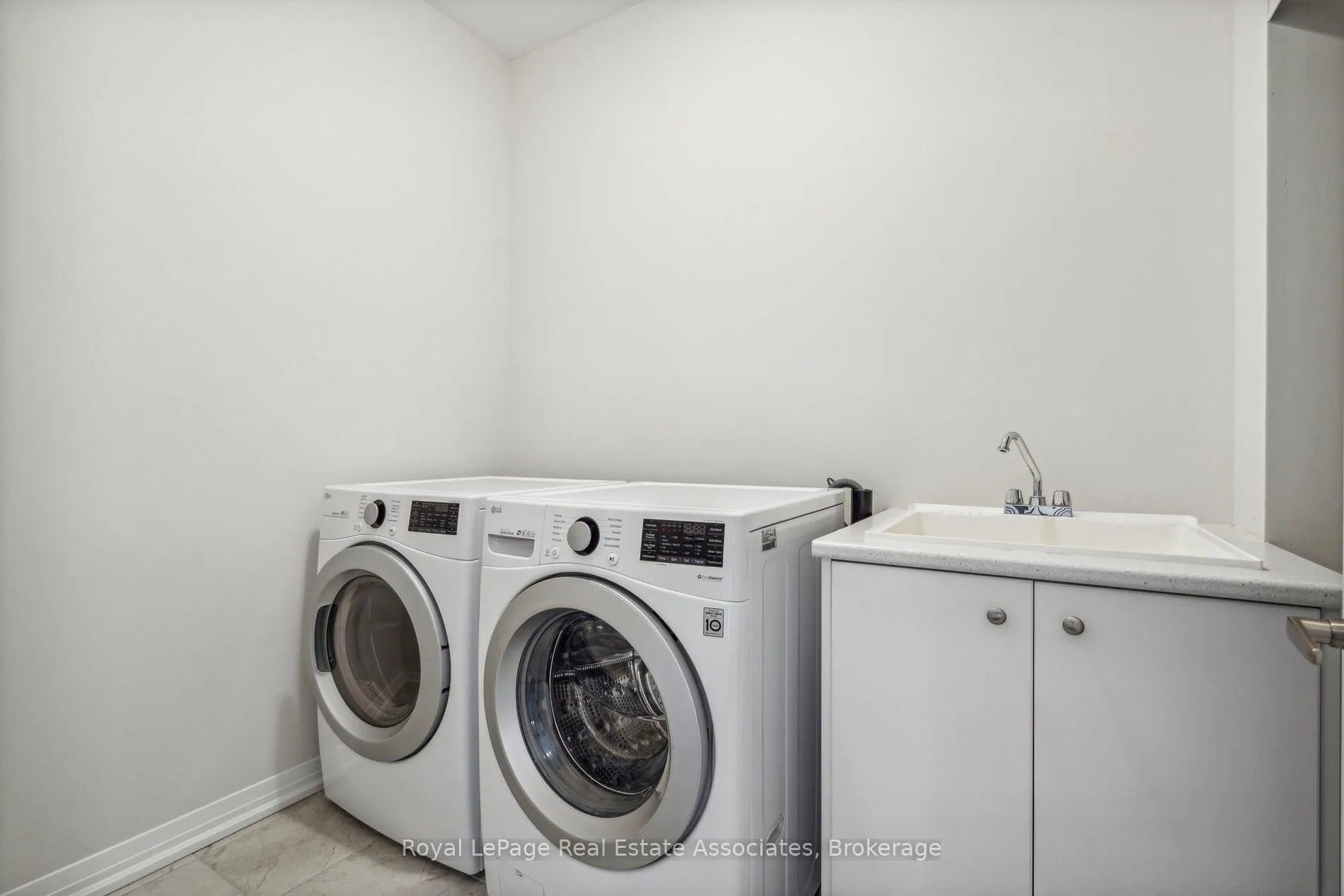 Photo 44 of 228 Provident Way, Hamilton, Mount Hope — HOMEH