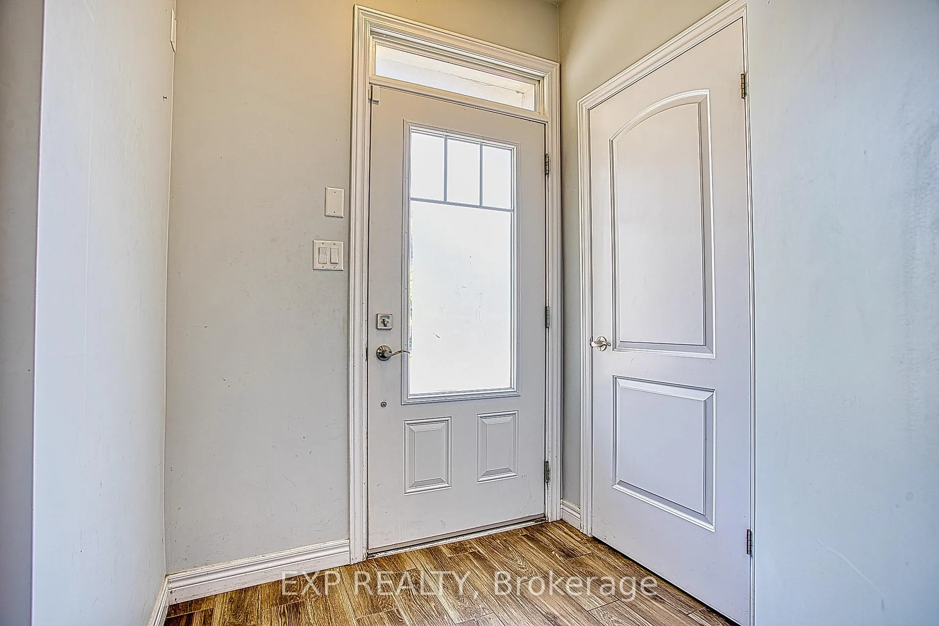 Photo 3 of Unit 15, 98 Shoreview Place, Hamilton, Lakeshore — HOMEH