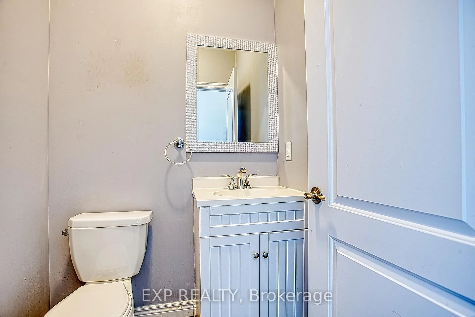 Photo 5 of Unit 15, 98 Shoreview Place, Hamilton, Lakeshore — HOMEH