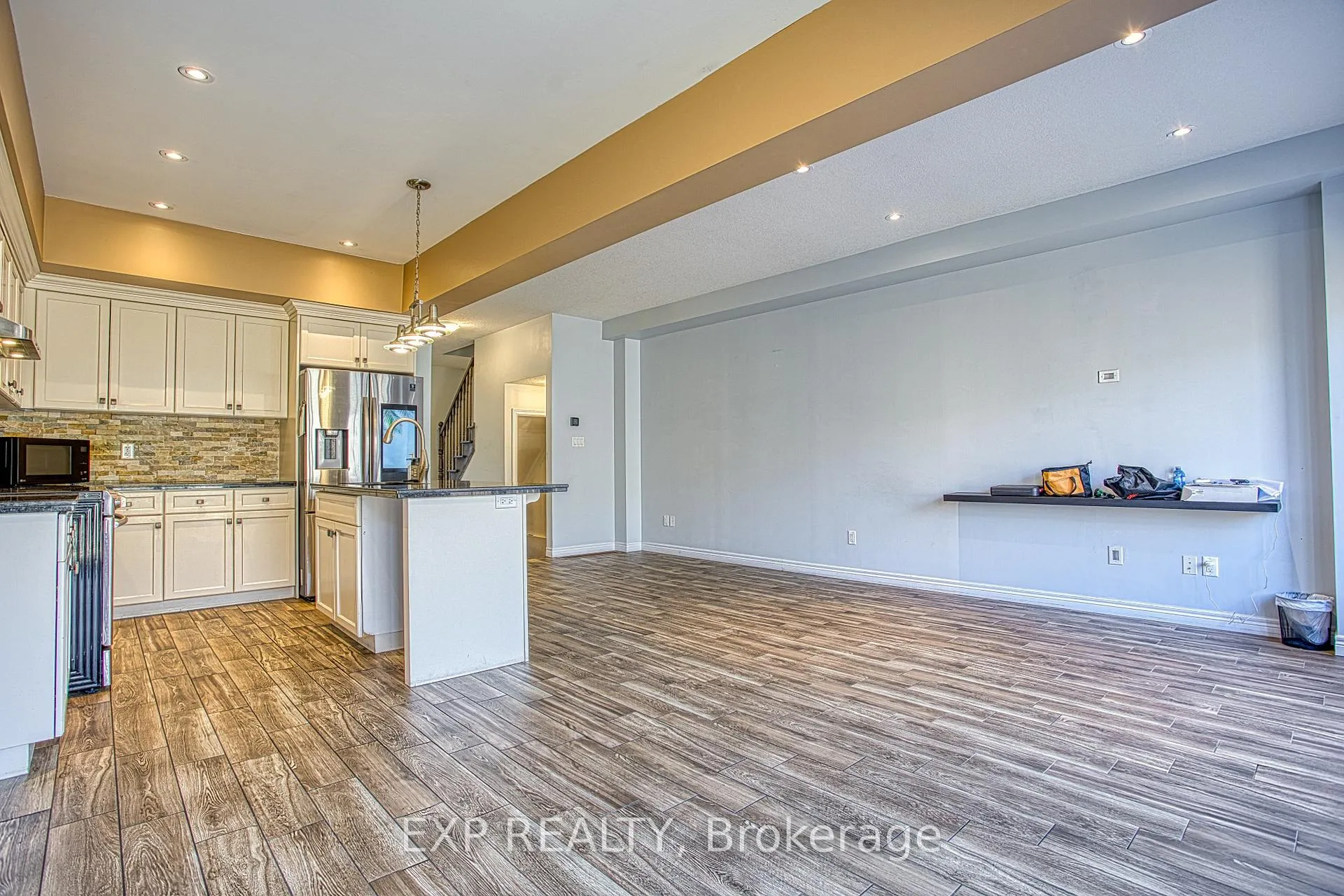 Photo 11 of Unit 15, 98 Shoreview Place, Hamilton, Lakeshore — HOMEH