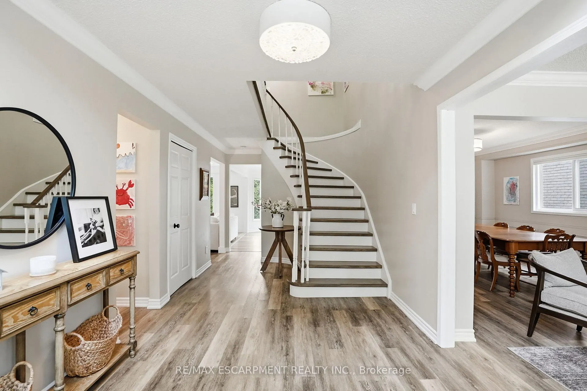Photo 4 of 92 Jerome Park Drive, Hamilton, Dundas — HOMEH