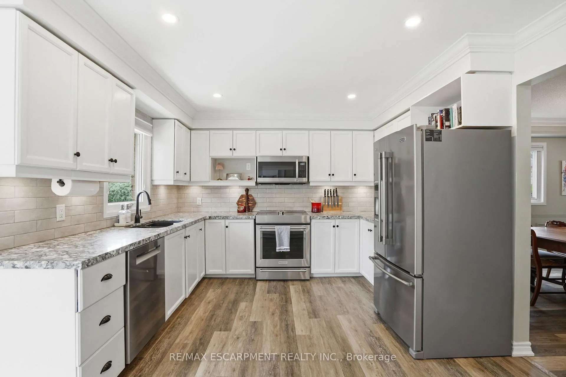 Photo 10 of 92 Jerome Park Drive, Hamilton, Dundas — HOMEH