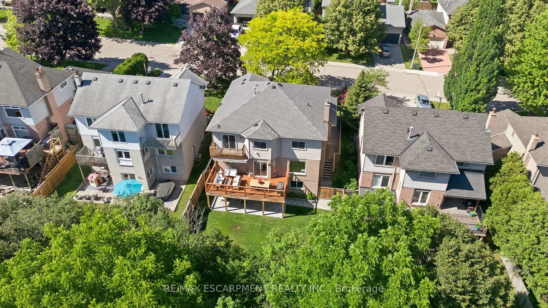Photo 46 of 92 Jerome Park Drive, Hamilton, Dundas — HOMEH