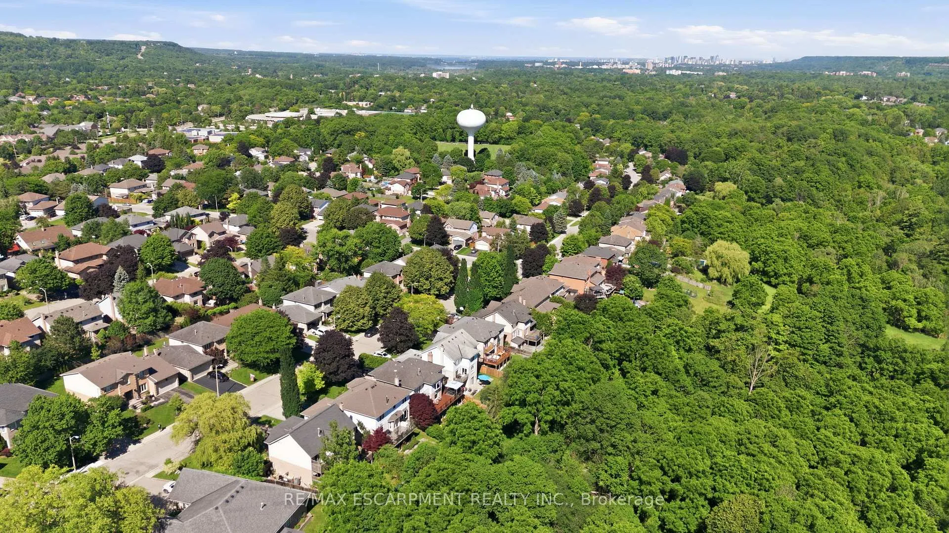 Photo 48 of 92 Jerome Park Drive, Hamilton, Dundas — HOMEH