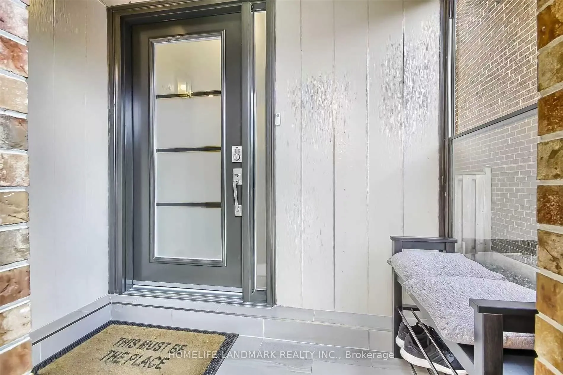 Photo 2 of 102 Patrice Crescent, Vaughan, Crestwood-Springfarm-Yorkhill — HOMEH