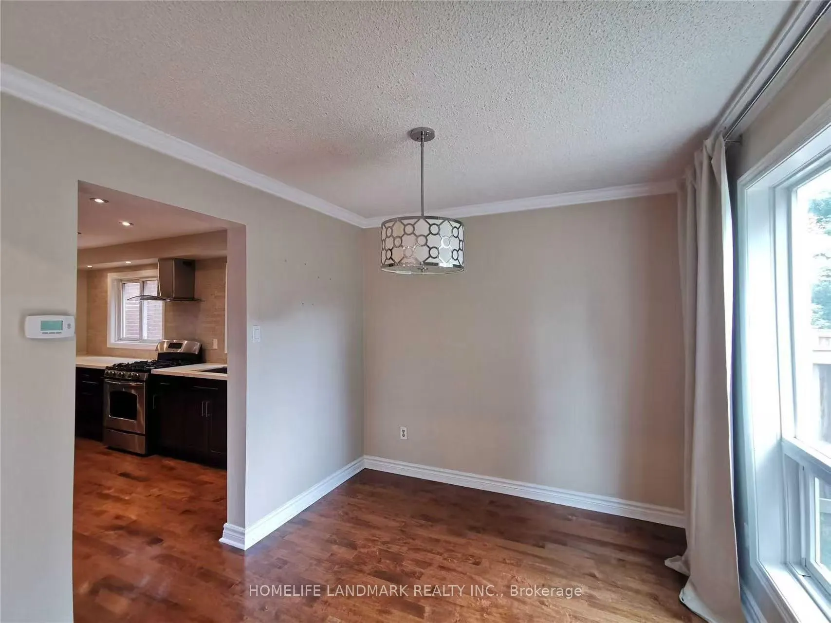 Photo 8 of 102 Patrice Crescent, Vaughan, Crestwood-Springfarm-Yorkhill — HOMEH