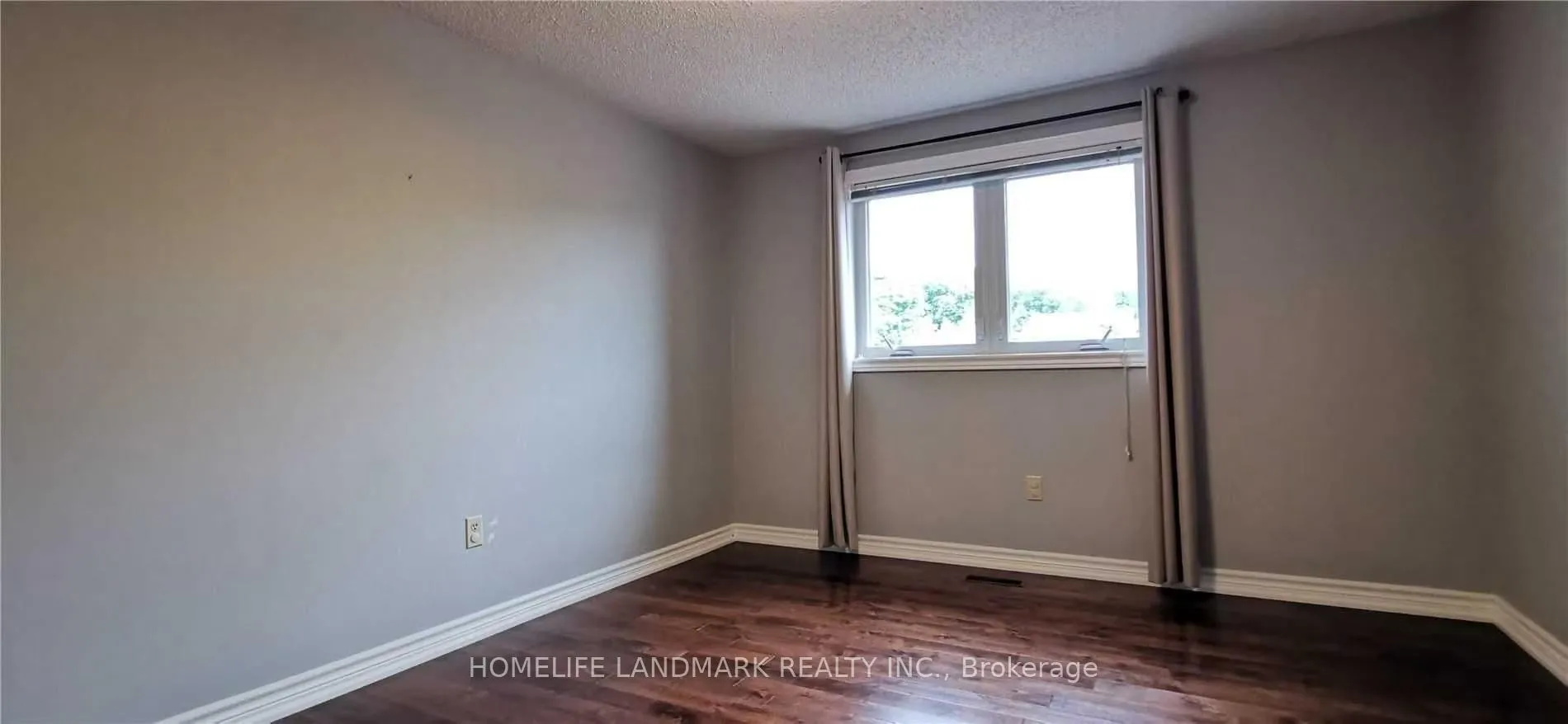 Photo 12 of 102 Patrice Crescent, Vaughan, Crestwood-Springfarm-Yorkhill — HOMEH