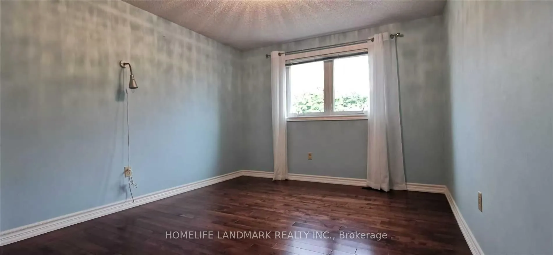 Photo 13 of 102 Patrice Crescent, Vaughan, Crestwood-Springfarm-Yorkhill — HOMEH