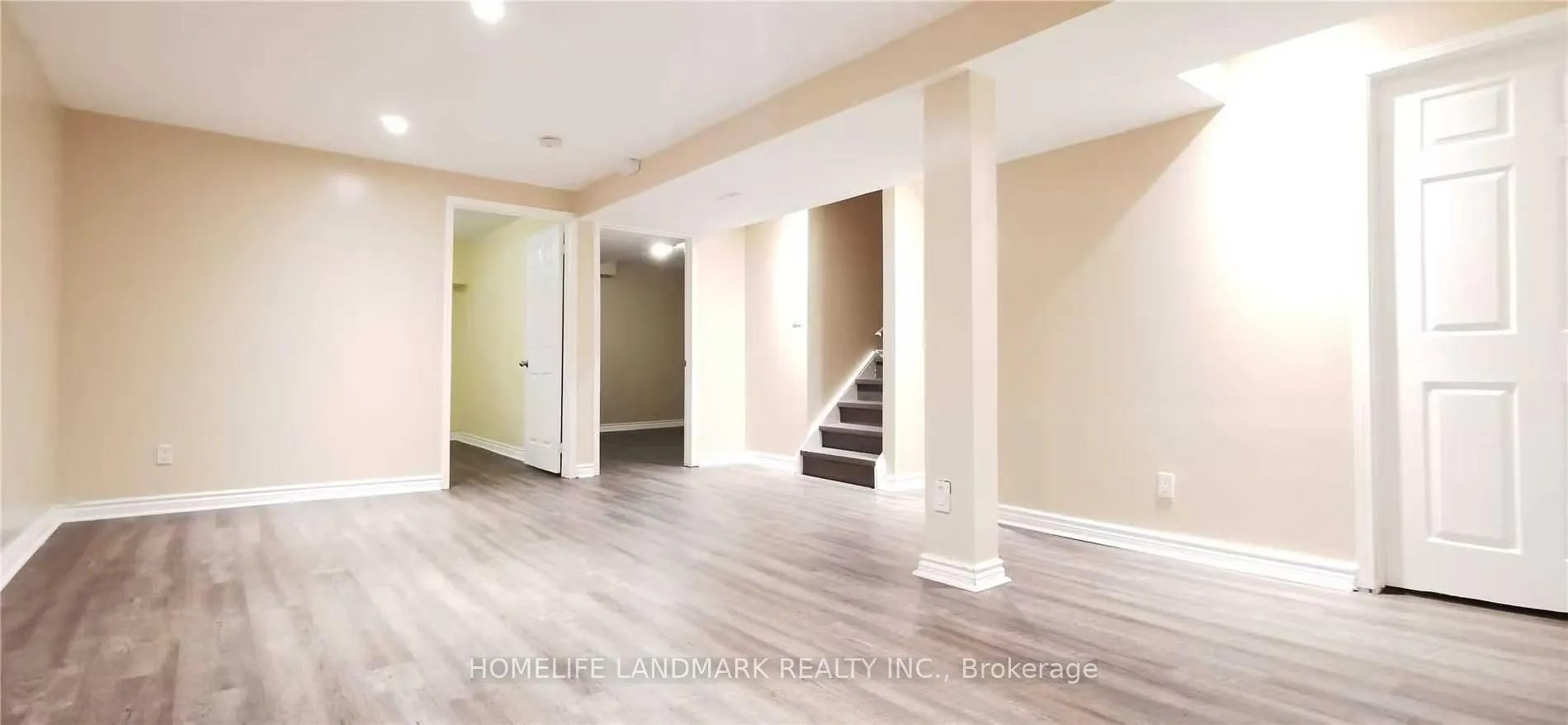 Photo 17 of 102 Patrice Crescent, Vaughan, Crestwood-Springfarm-Yorkhill — HOMEH