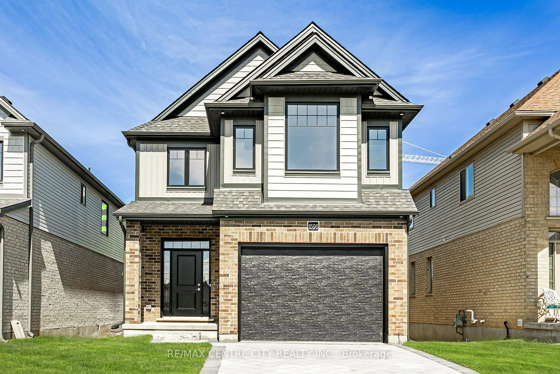 Front of 1596 Noah Bend