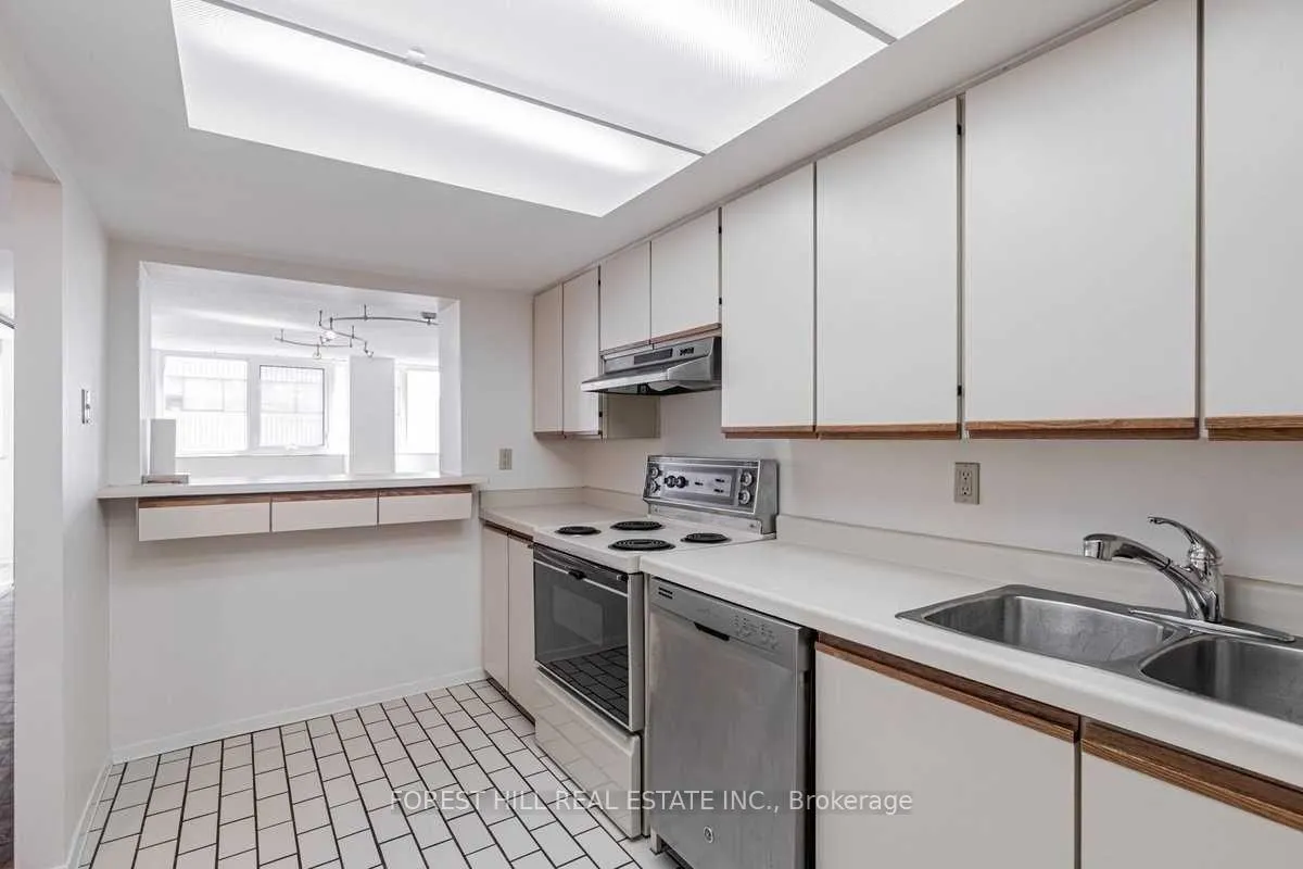 Photo 9 of Unit 910, 360 Bloor Street E, Toronto, Rosedale-Moore Park — HOMEH