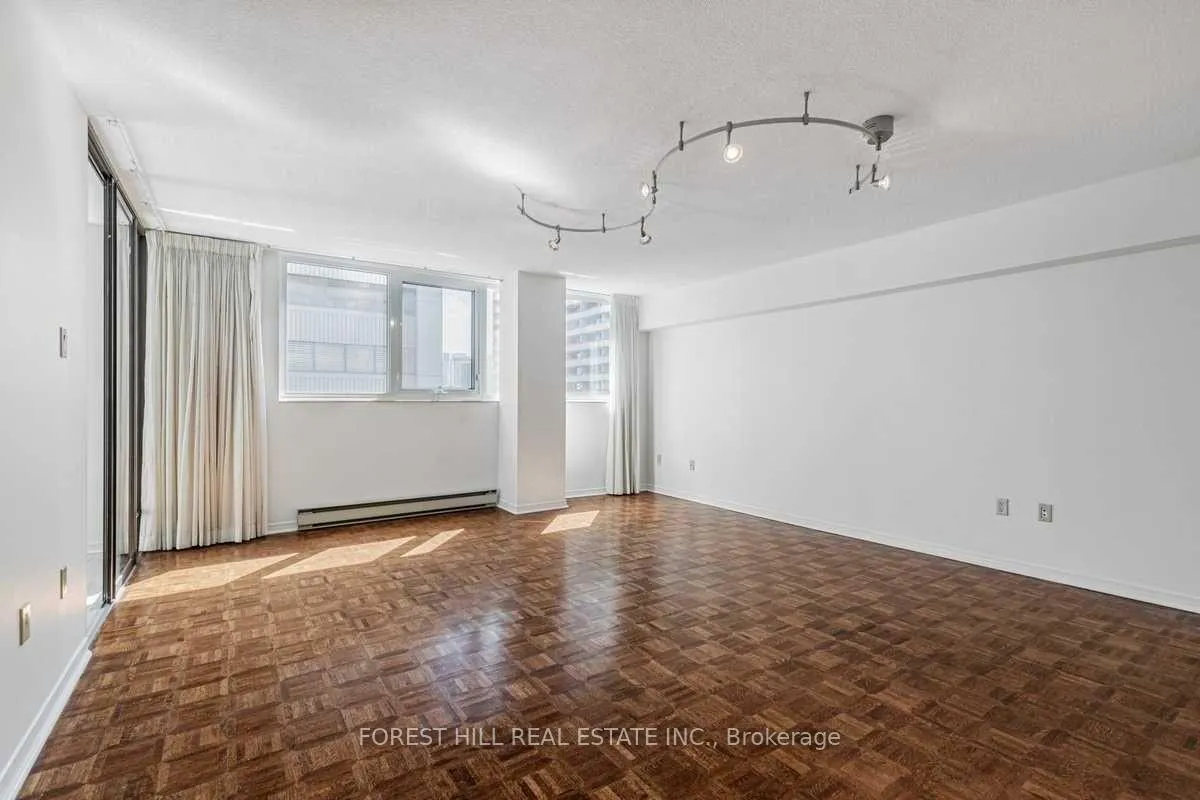 Photo 12 of Unit 910, 360 Bloor Street E, Toronto, Rosedale-Moore Park — HOMEH