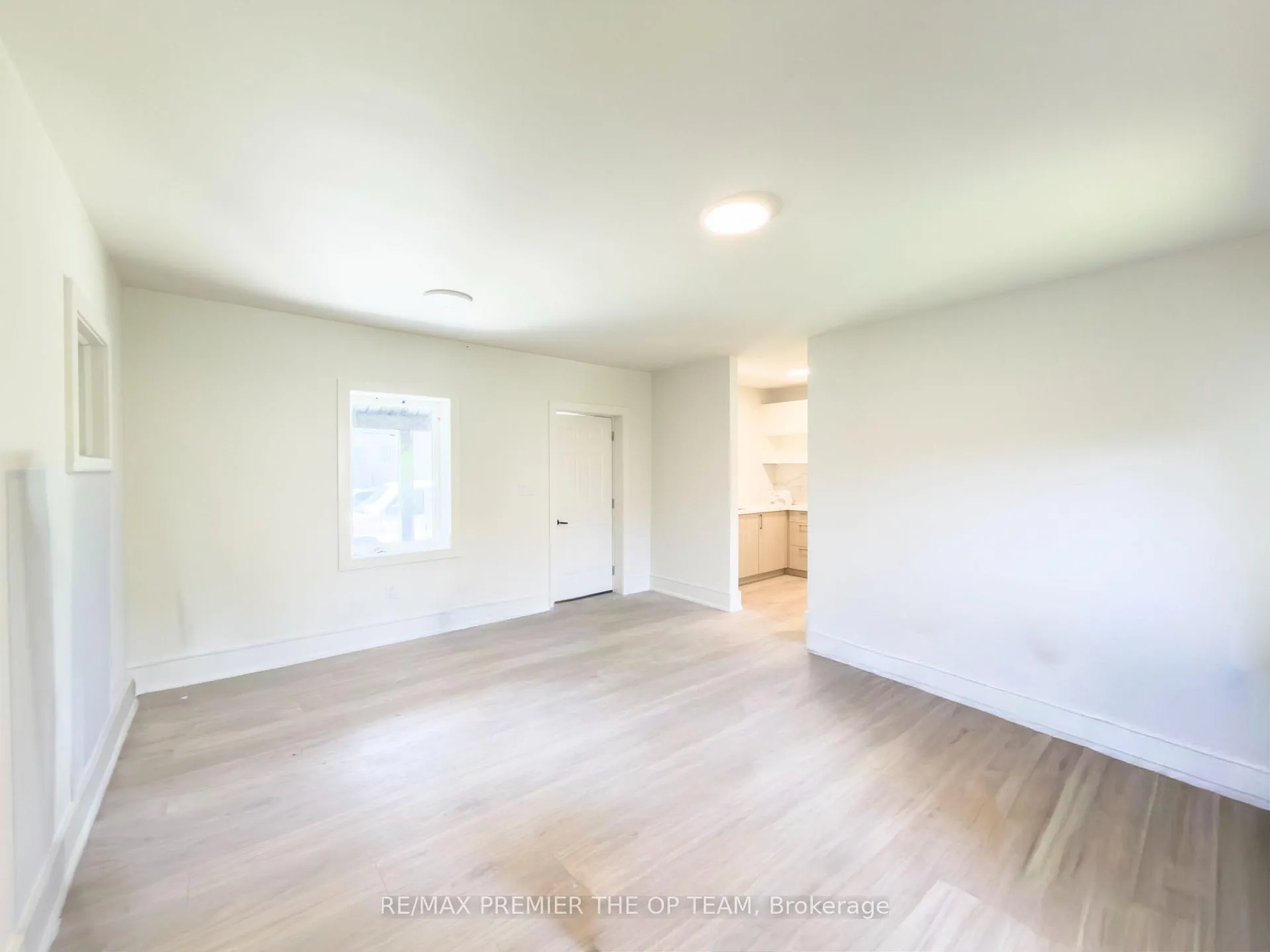 Photo 5 of Unit Main, 9690 Keele Street, Vaughan, Maple — HOMEH