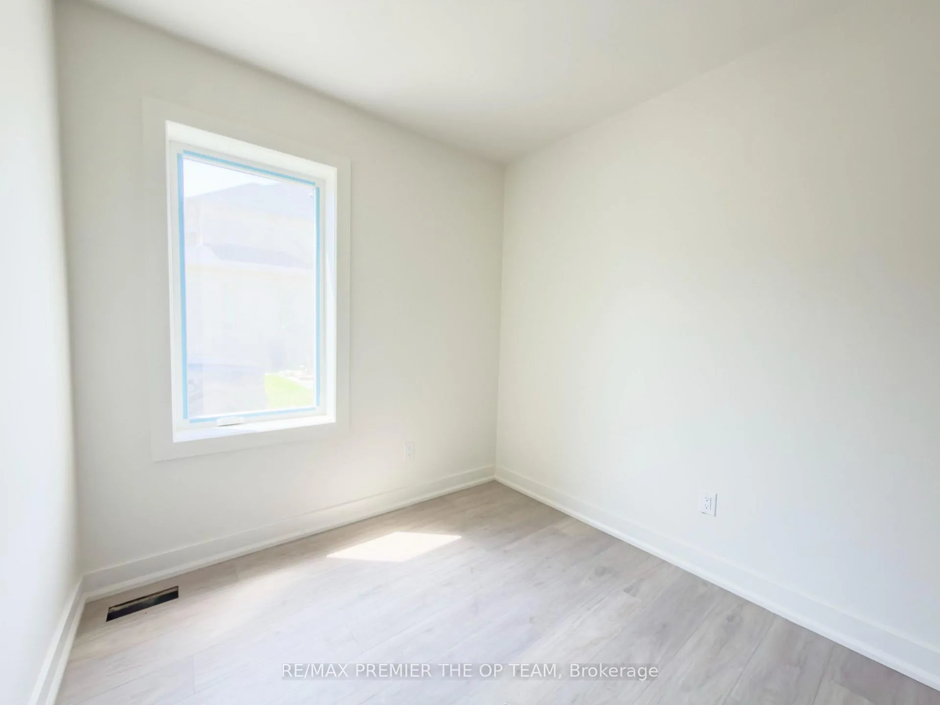 Photo 12 of Unit Main, 9690 Keele Street, Vaughan, Maple — HOMEH