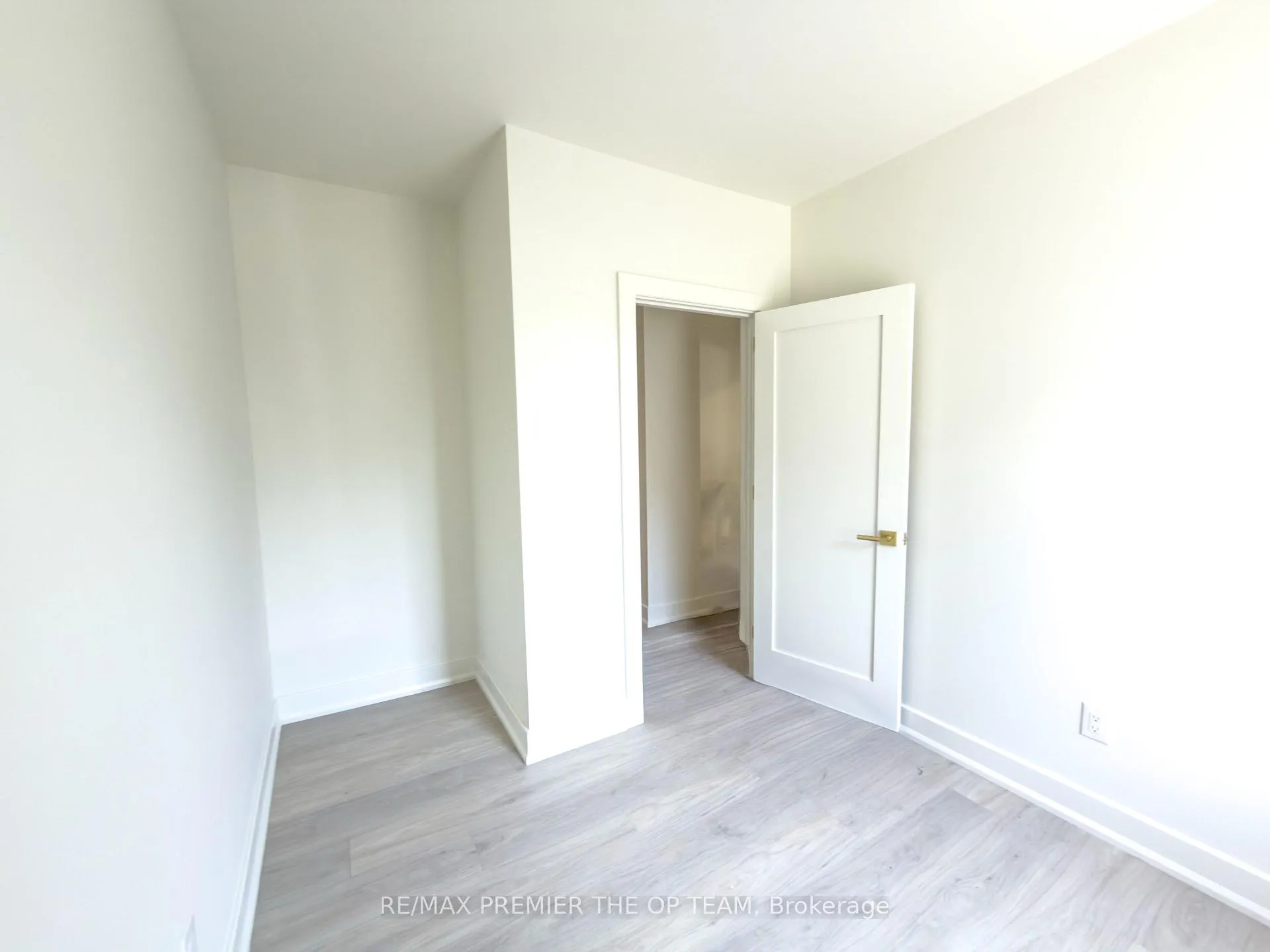 Photo 13 of Unit Main, 9690 Keele Street, Vaughan, Maple — HOMEH