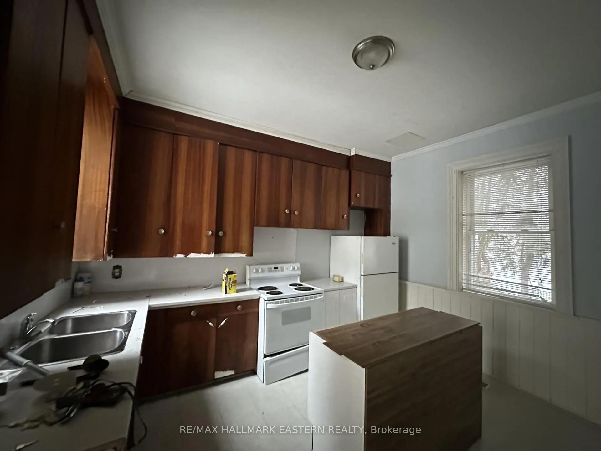 Photo 6 of 287 Stewart Street, Peterborough, Town Ward 3 — HOMEH