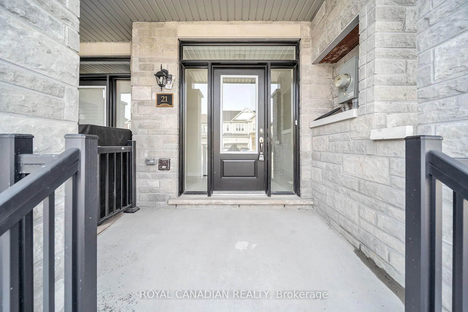 Photo 5 of 21 Tamworth Terrace, Barrie, Rural Barrie Southeast — HOMEH
