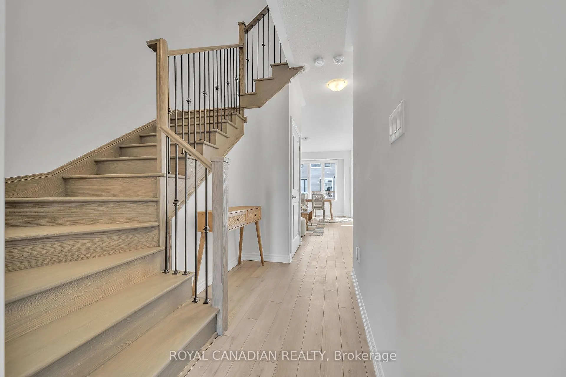 Photo 8 of 21 Tamworth Terrace, Barrie, Rural Barrie Southeast — HOMEH