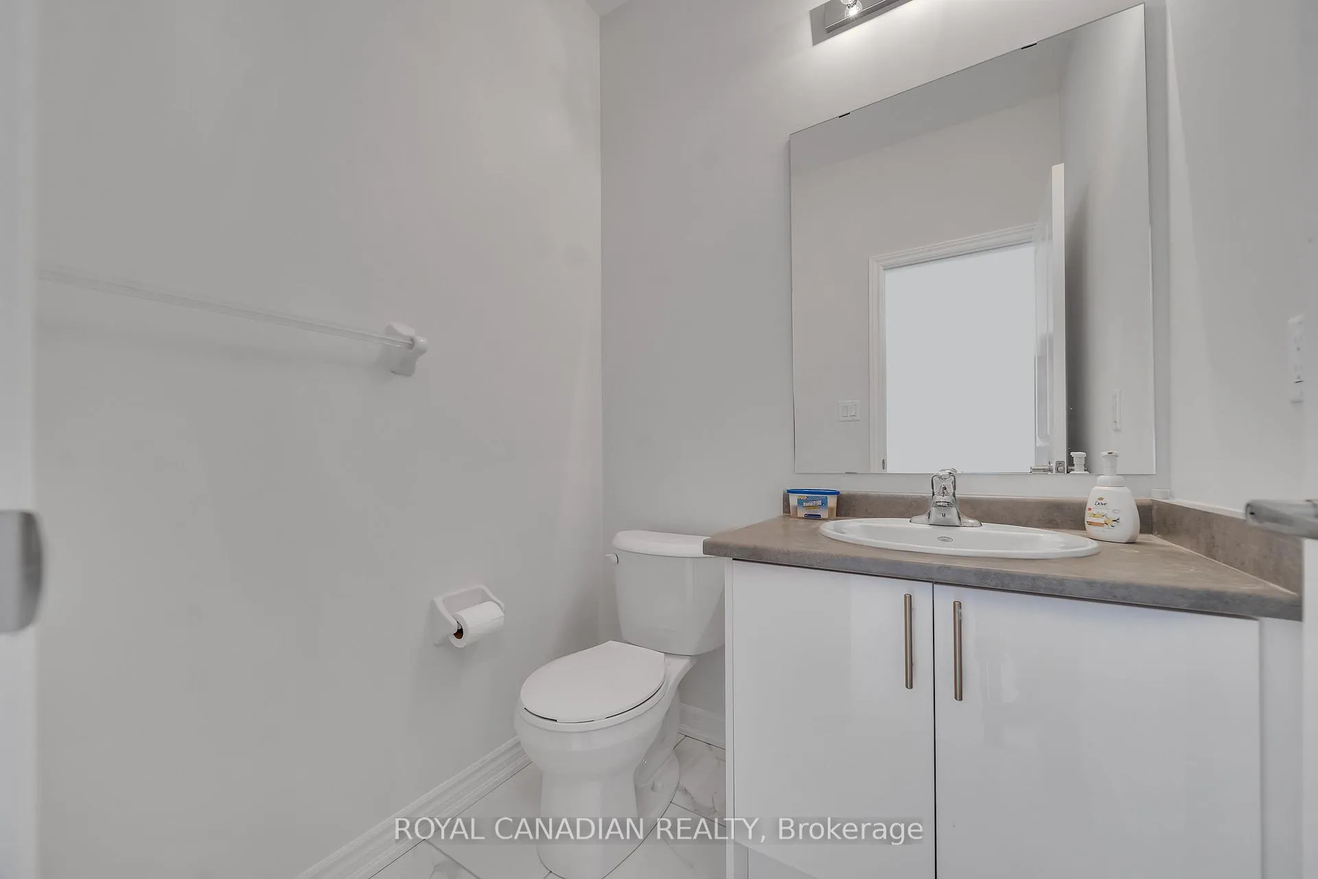 Photo 27 of 21 Tamworth Terrace, Barrie, Rural Barrie Southeast — HOMEH