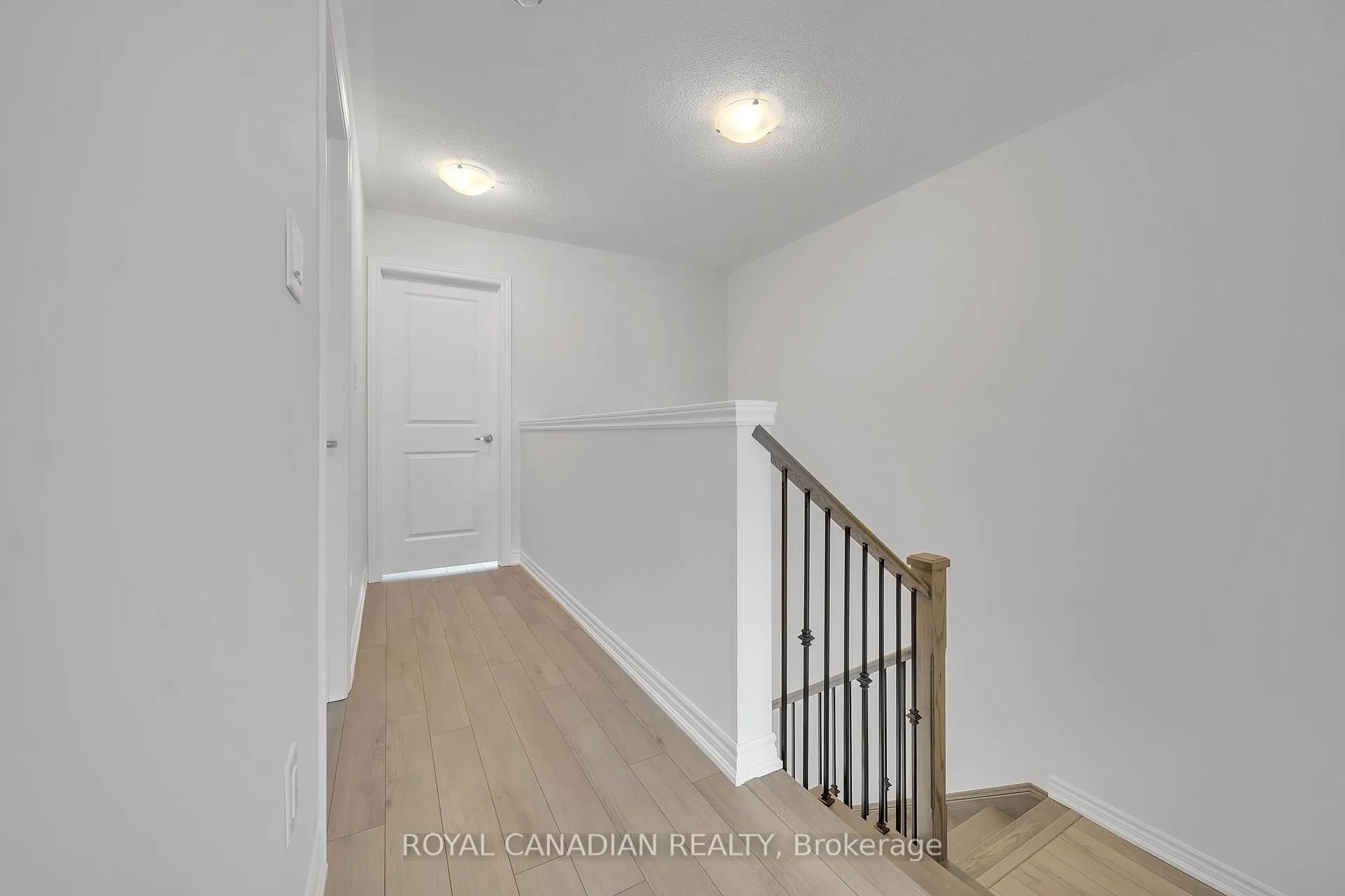Photo 29 of 21 Tamworth Terrace, Barrie, Rural Barrie Southeast — HOMEH