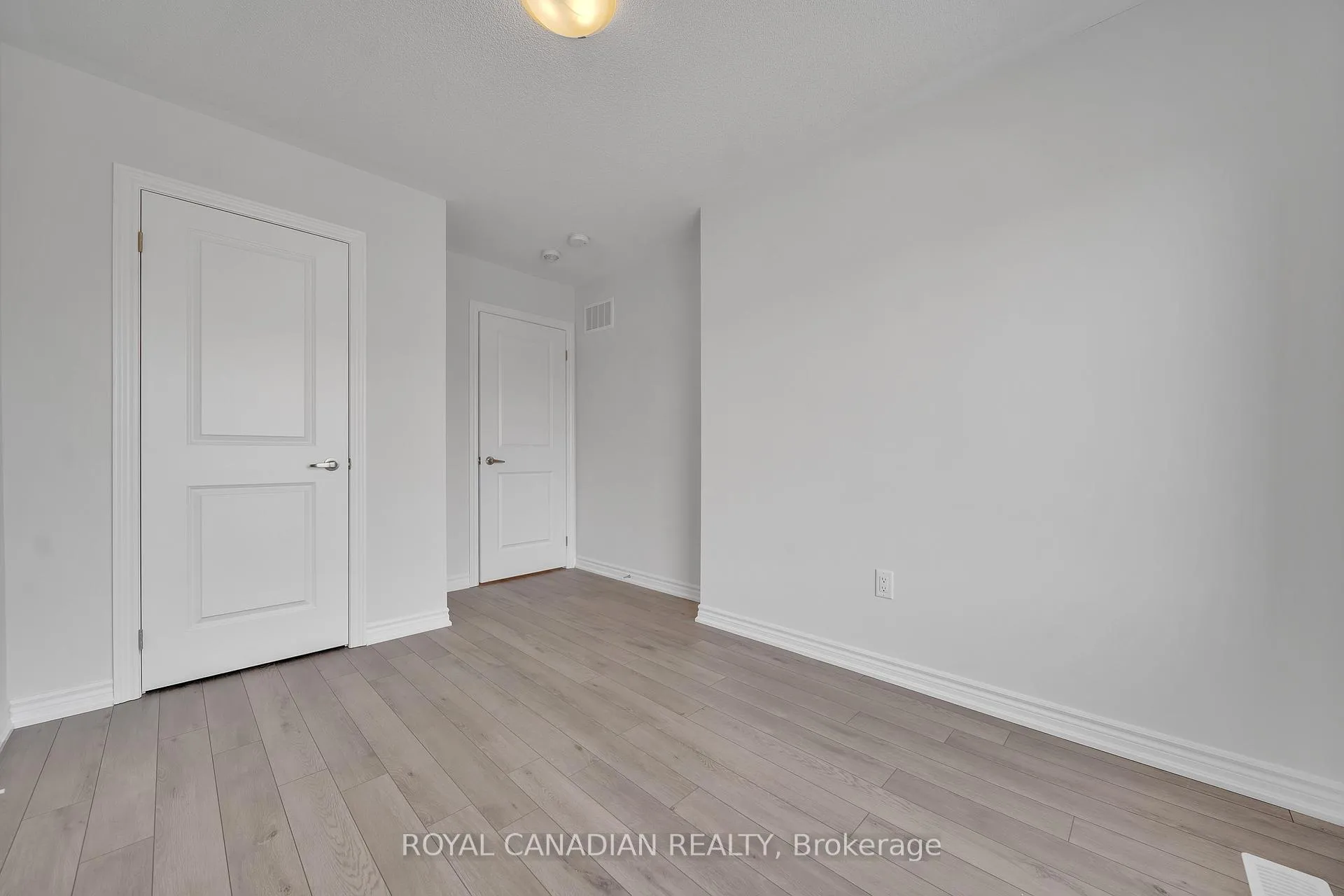 Photo 31 of 21 Tamworth Terrace, Barrie, Rural Barrie Southeast — HOMEH