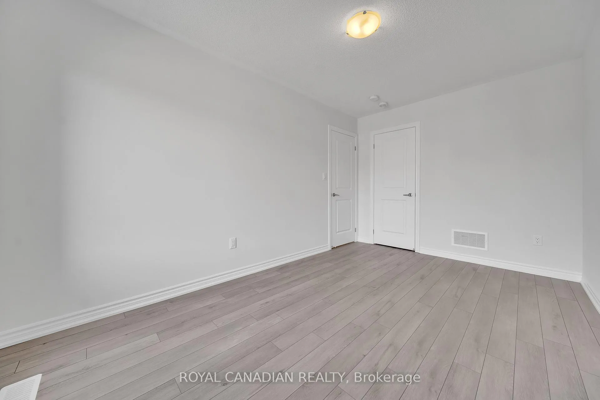 Photo 33 of 21 Tamworth Terrace, Barrie, Rural Barrie Southeast — HOMEH