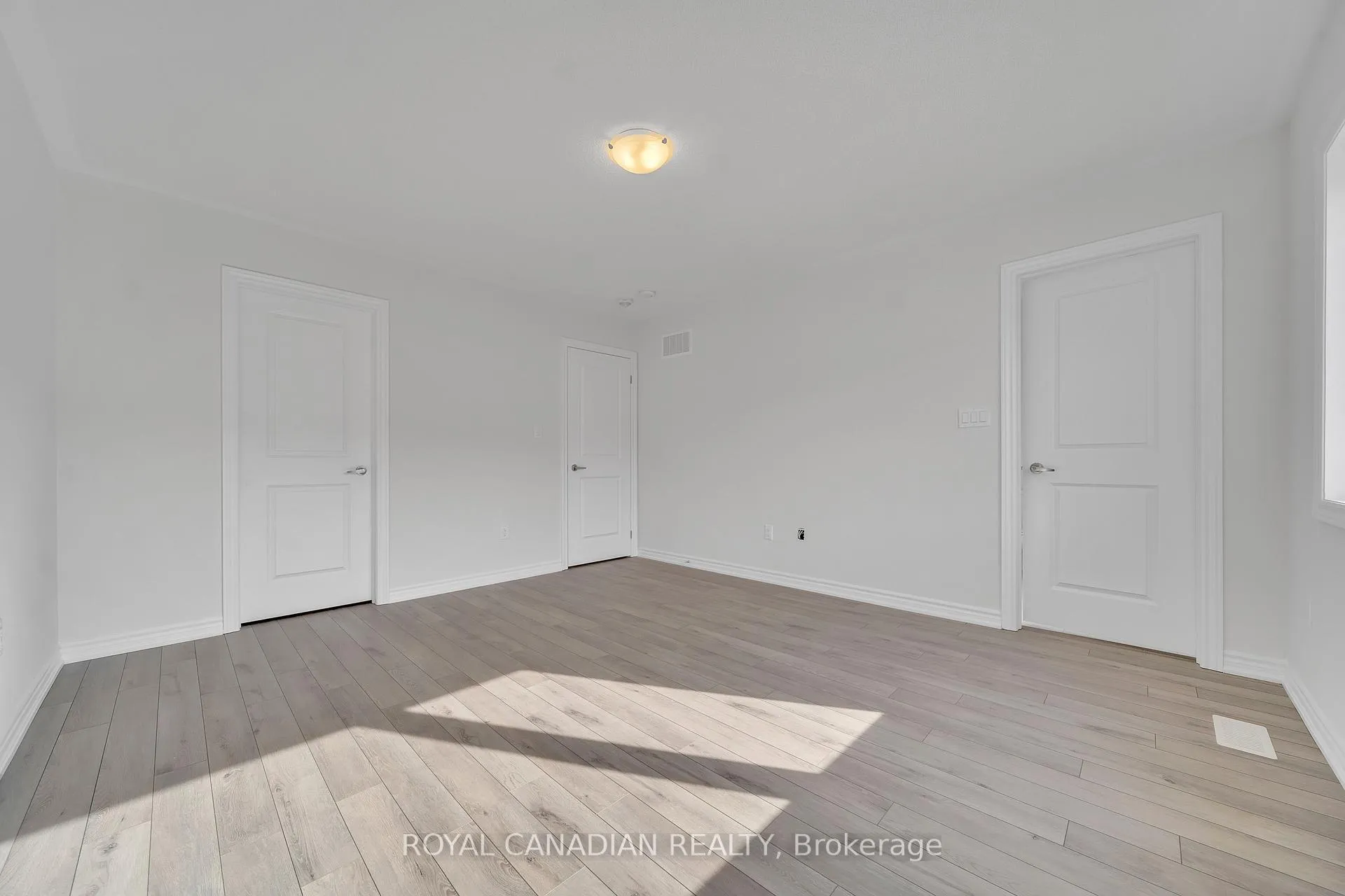 Photo 37 of 21 Tamworth Terrace, Barrie, Rural Barrie Southeast — HOMEH