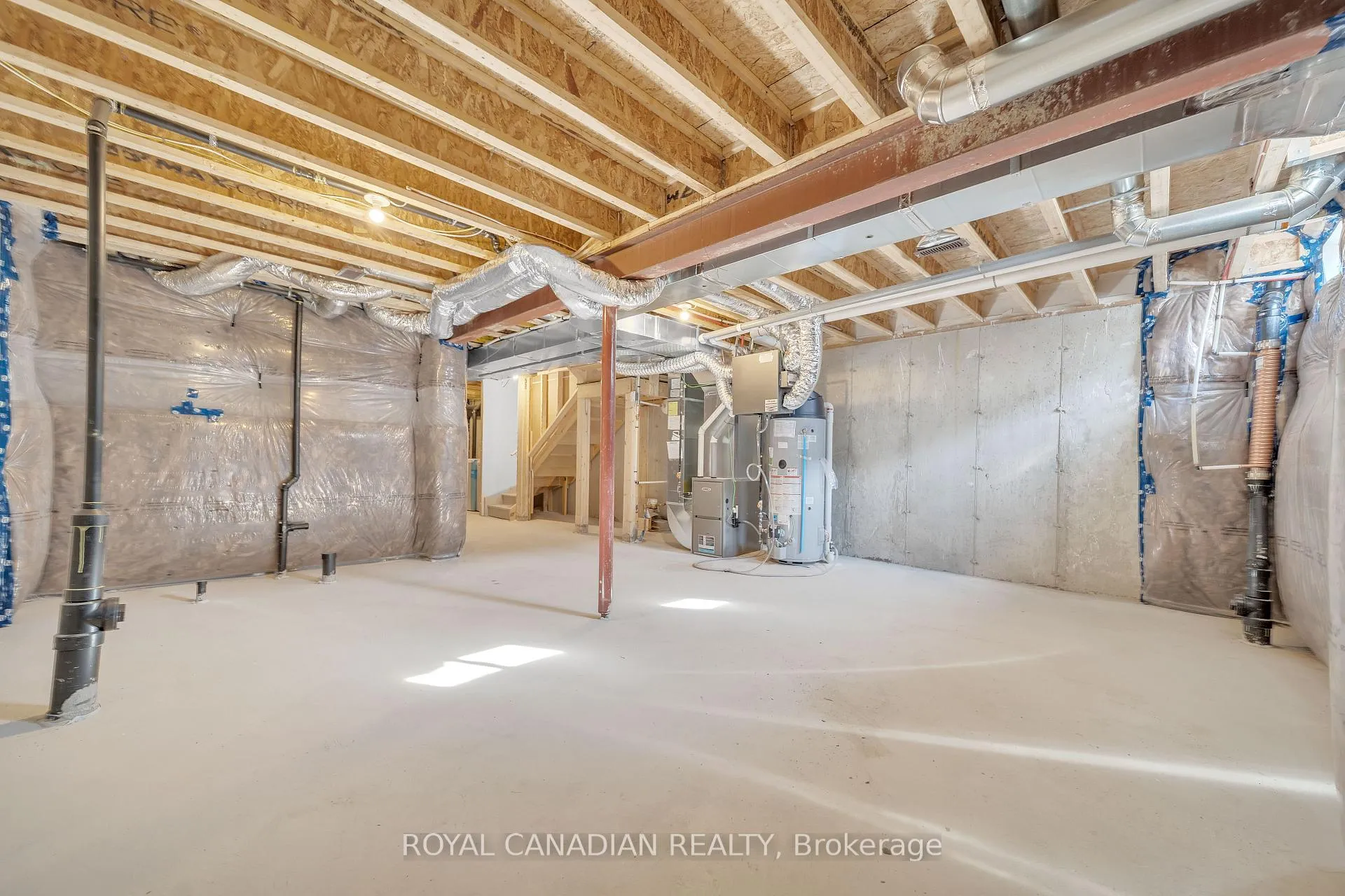 Photo 42 of 21 Tamworth Terrace, Barrie, Rural Barrie Southeast — HOMEH